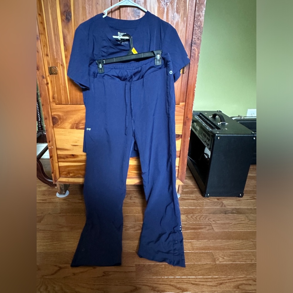 Barco One scrub set
